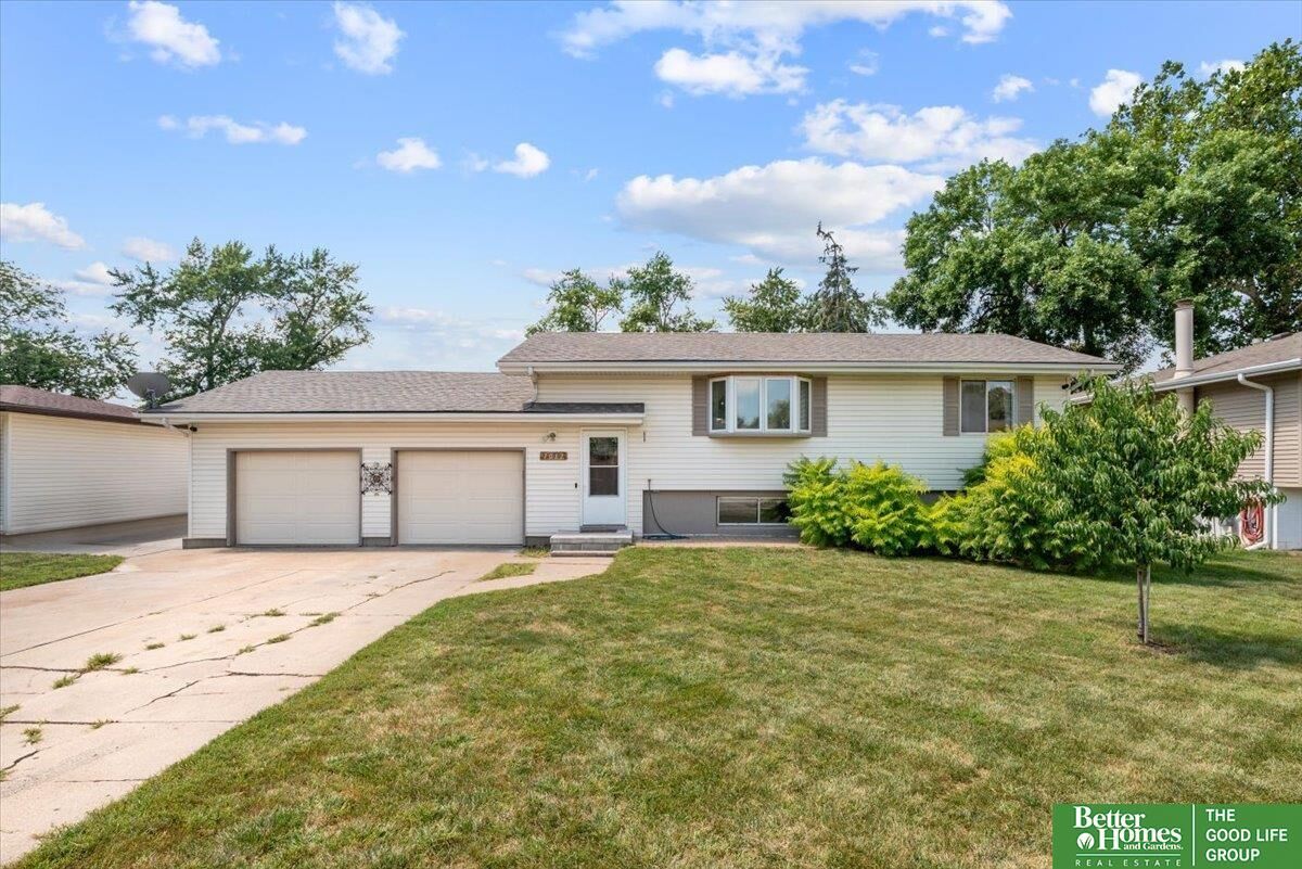 Property Photo: 7012 S 53 Street NE 68157
