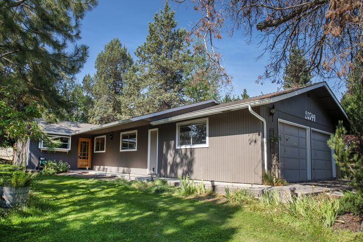 Property Photo: 20749 Canterbury Court OR 97702