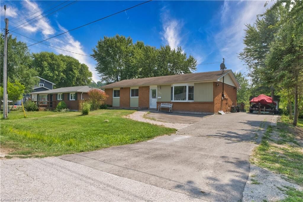 Property Photo: 365 Adeline Drive ON L4P 3C4