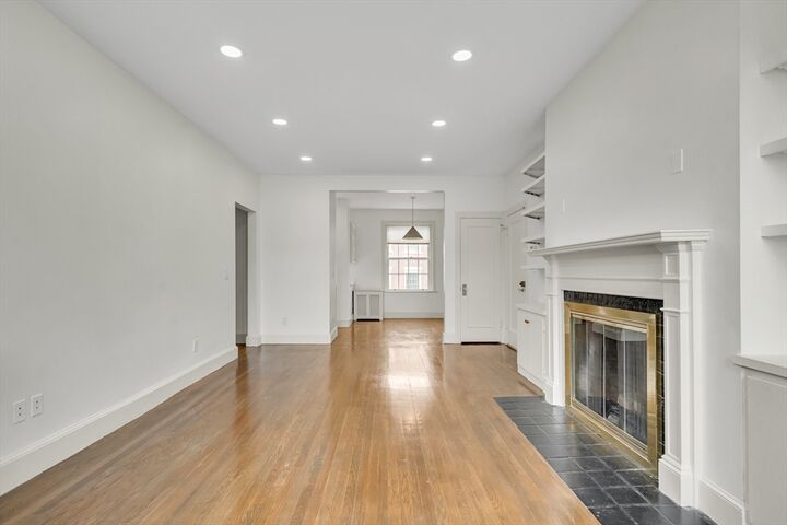 Property Photo:  141 Beaconsfield Rd 6  MA 02445 