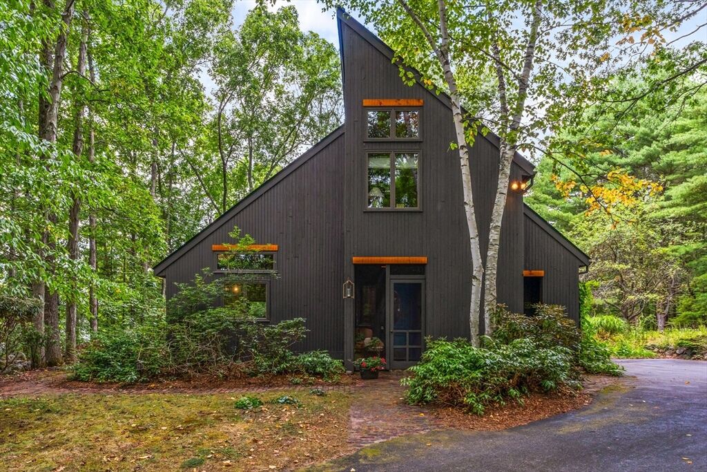 Property Photo:  109 Pond St  MA 01827 