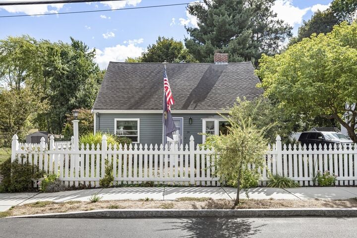 Property Photo:  14 Alandale Pkwy  MA 02062 