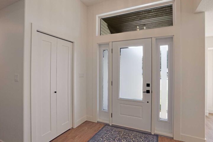 Property Photo:  32 Fairview Close E  AB T1R 0N7