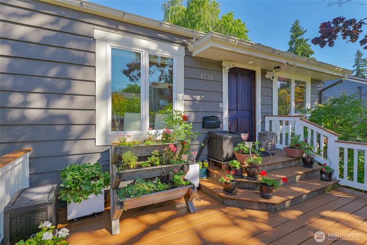Property Photo: 4220 49th Avenue S WA 98118
