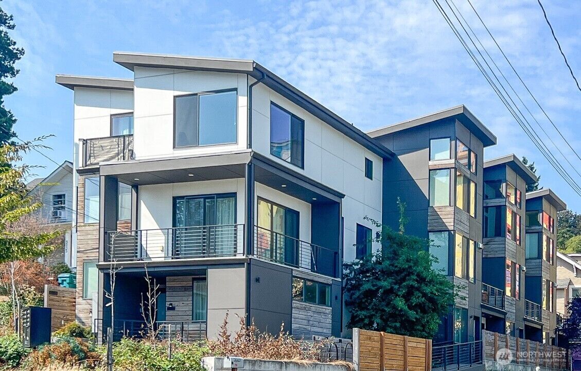 Property Photo:  5031  35th Avenue S D  WA 98118 