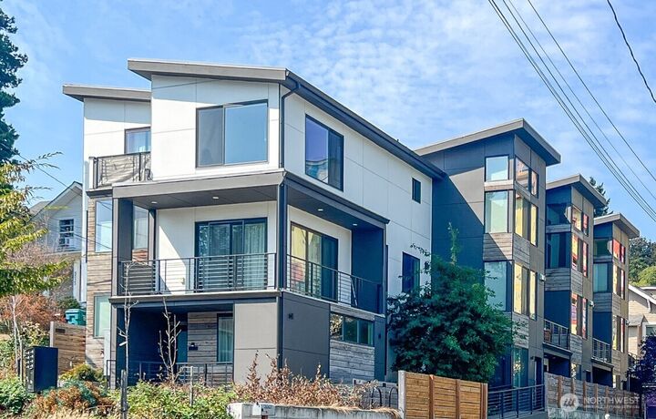 5031  35th Avenue S D  Seattle WA 98118 photo