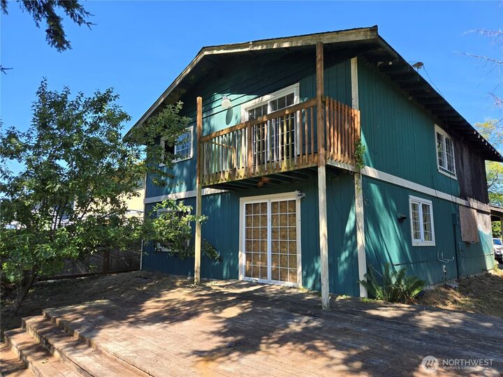 Property Photo: 121 E Harriman Street WA 98520