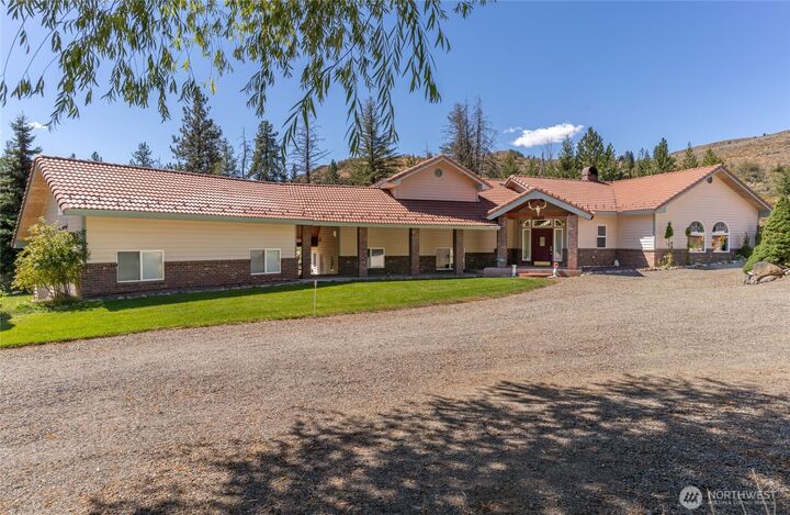 572 B W Chewuch Rd (Barron Blvd)  Winthrop WA 98862 photo