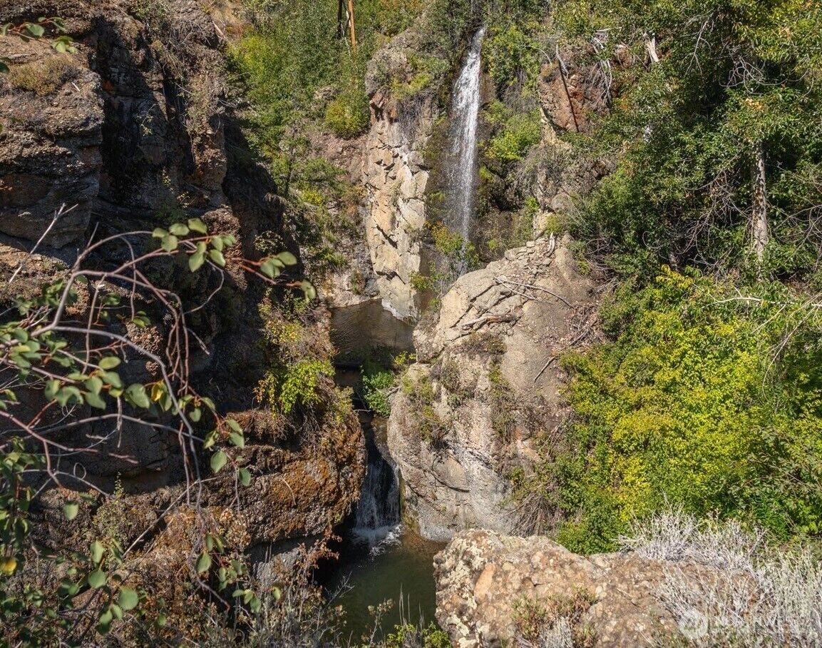 Property Photo:  572 B W Chewuch Rd (Barron Blvd)  WA 98862 