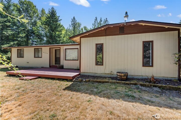 Property Photo:  9208  147th Street E  WA 98375 