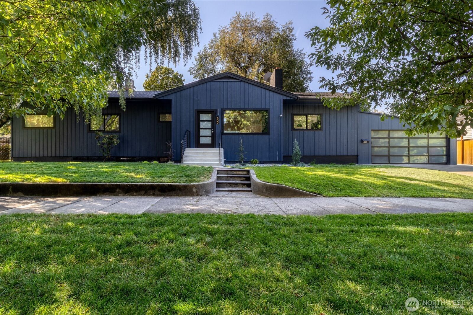 Property Photo: 830 Hobson Street WA 99362