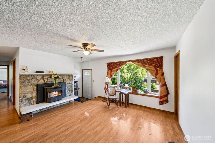 Property Photo: 20317 196th Avenue SE WA 98058
