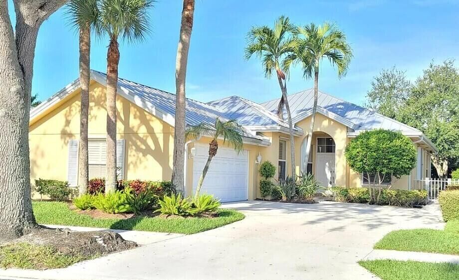 Property Photo: 2871 SW Brighton Way FL 34990