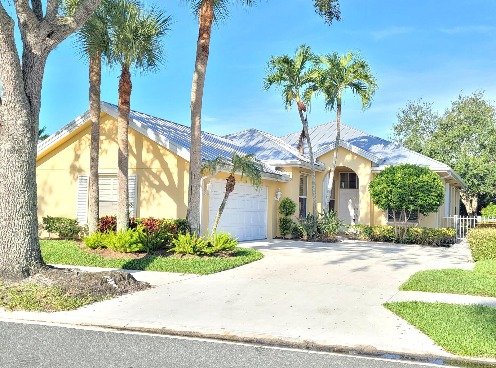 Property Photo: 2871 SW Brighton Way FL 34990