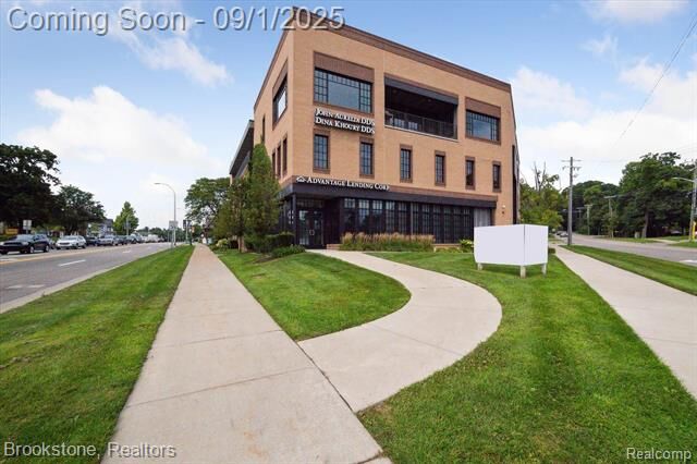 Property Photo:  804 N Main Street 2H  MI 48307