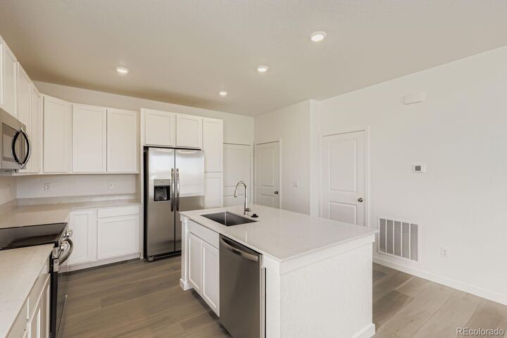 Property Photo:  6689 Parterre Parkway N 1  CO 80602 