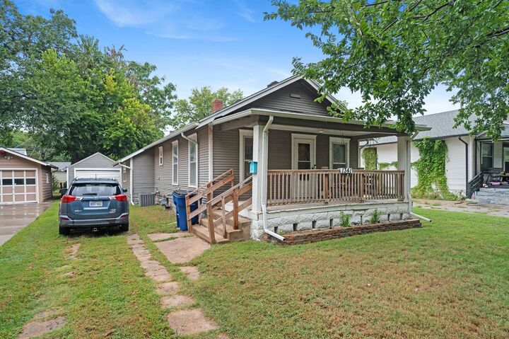 Property Photo:  1341 N Woodrow Ave  KS 67203 
