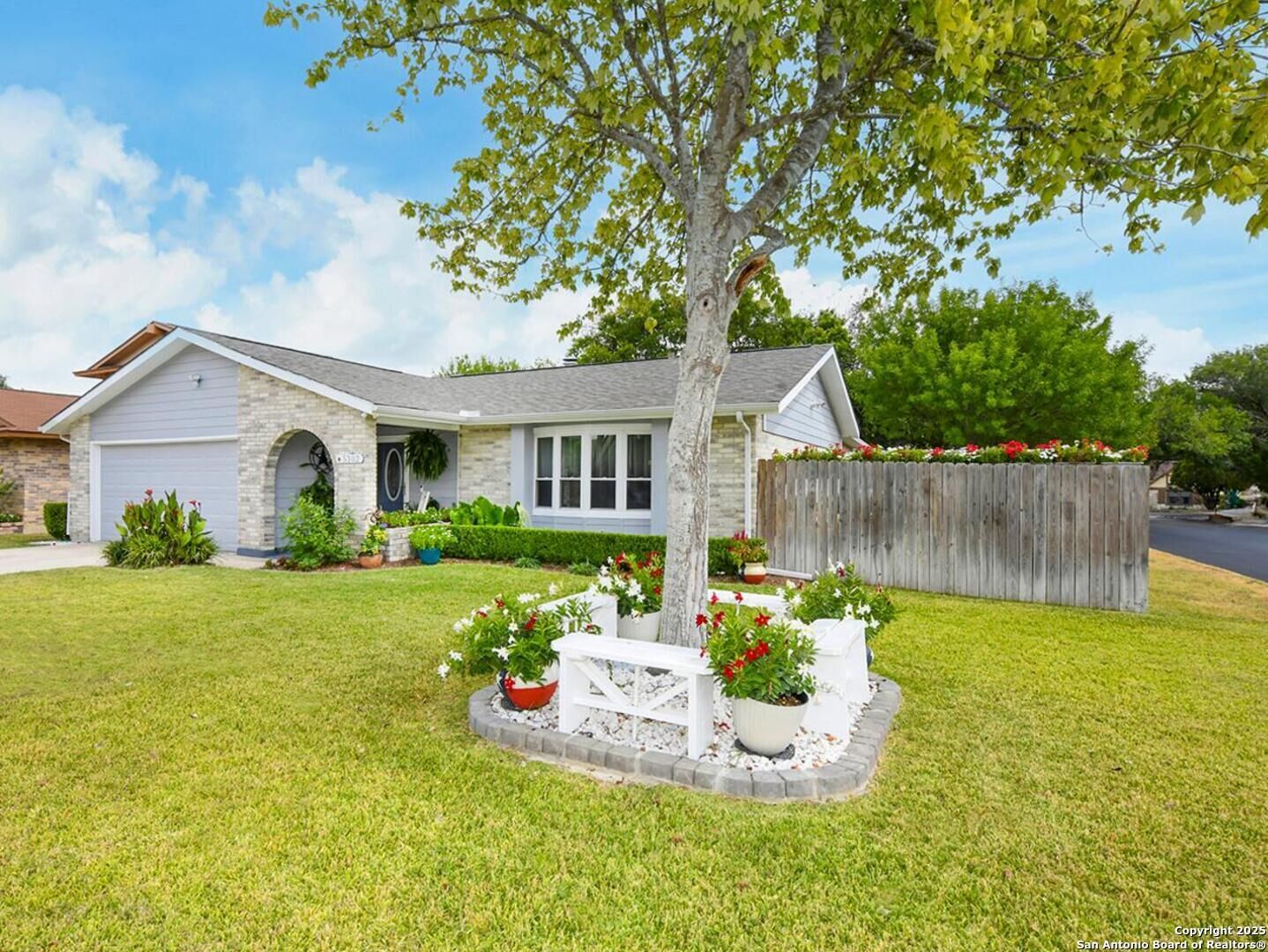 Property Photo: 5302 Walnut Vista TX 78247