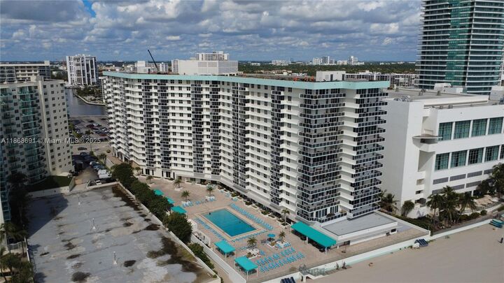 Property Photo: 3725 S Ocean Dr 1022 FL 33019