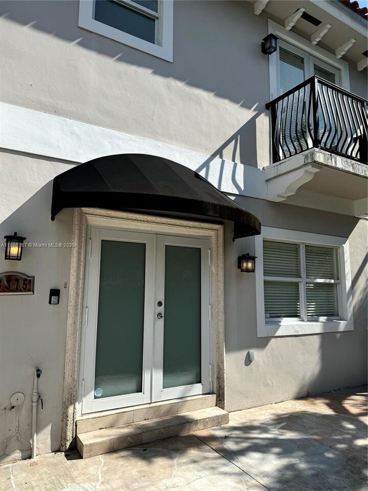 Property Photo: 3375 Percival Ave 3375 FL 33133