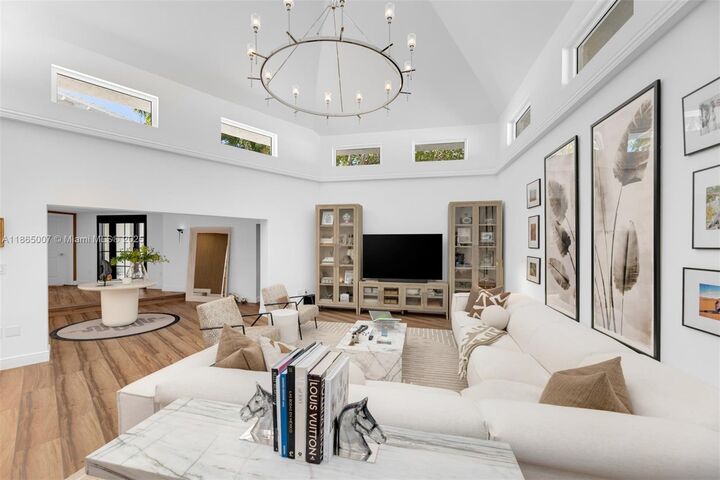Property Photo:  200 W McIntyre St  FL 33149 