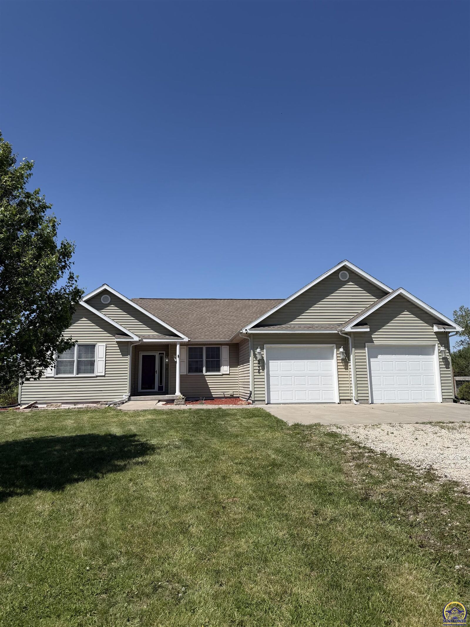 Property Photo:  6036 SE Adams St  KS 66609 