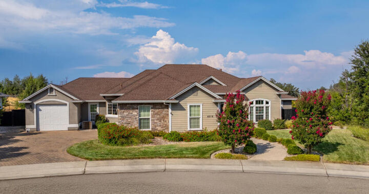 Property Photo: 4518 Kilkee Drive CA 96001