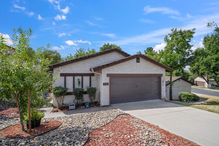 953 Tanglewood Drive  Redding CA 96003 photo