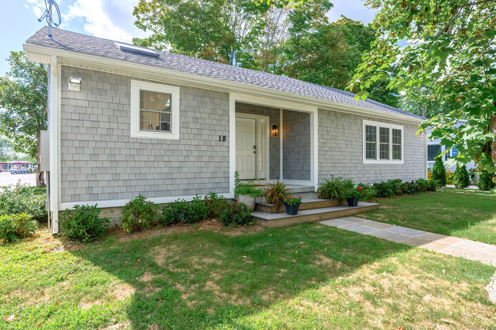 Property Photo: 18 Beckwith Street CT 06357