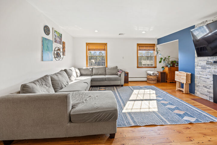 Property Photo:  281 George Street  CT 06457 
