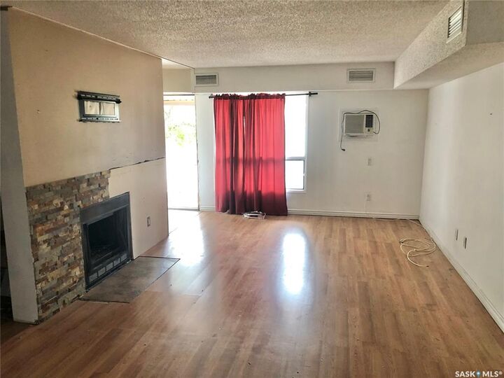 Property Photo:  160 Gore Place 162  SK S4T 7S4 