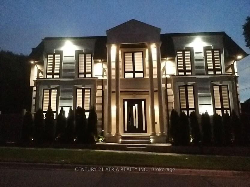 Property Photo:  225 Northwood Drive  ON M2M 2K5 