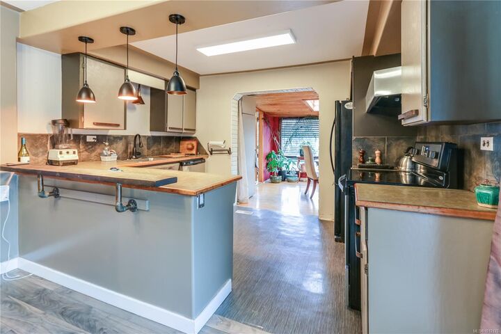 Property Photo:  3480 Hammond Bay Rd  BC V9T 1E6 