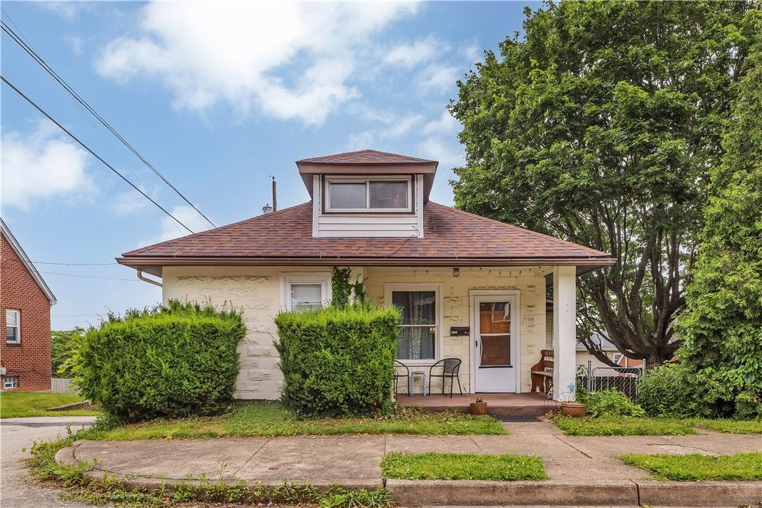 Property Photo:  1505 Raymond Ave  PA 15650 