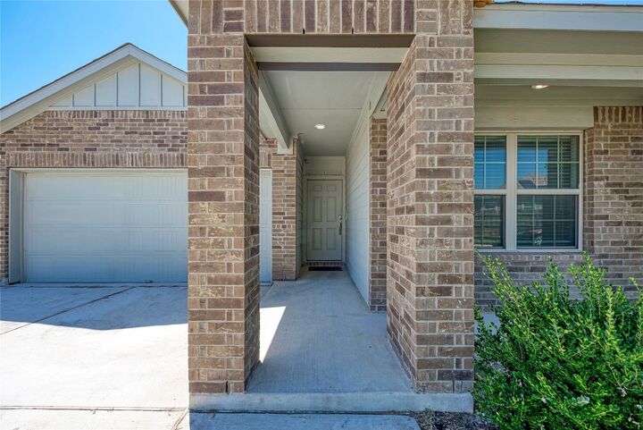 Property Photo: 520 Pandora Cove TX 76537