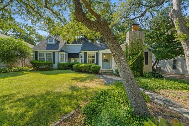 Property Photo: 2101 Stamford Lane TX 78703