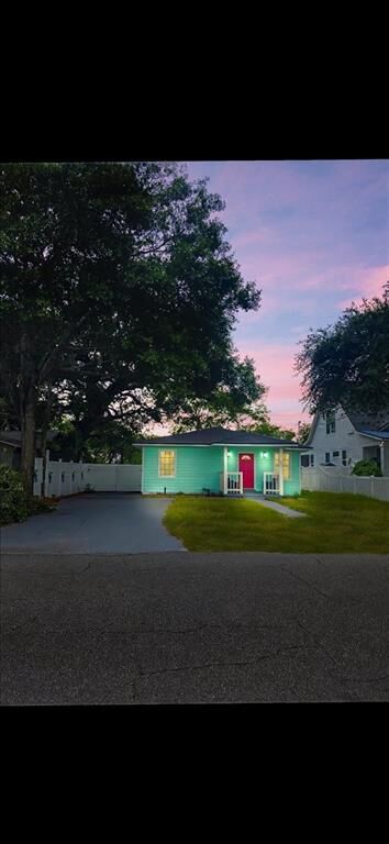 Property Photo: 619 10th Street FL 32034