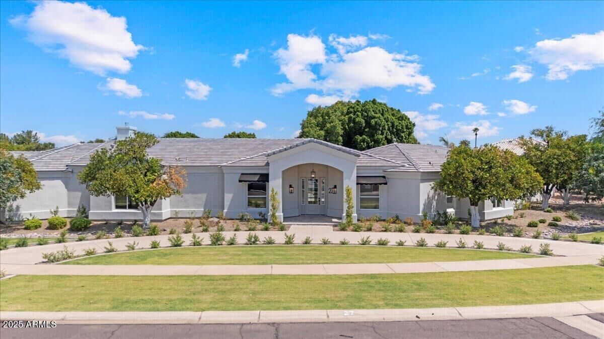 Property Photo: 2251 N 32nd Street 27 AZ 85213