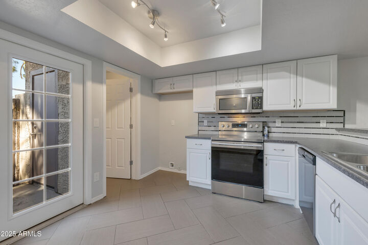 Property Photo:  19601 N 7th Street 1070  AZ 85024 