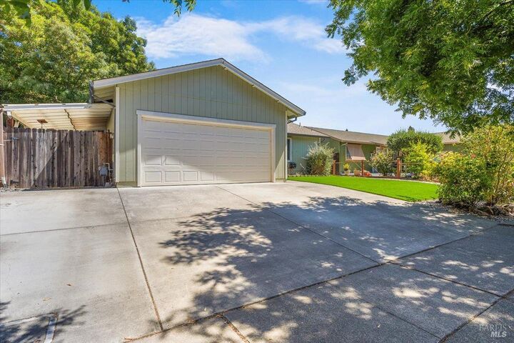 Property Photo: 1128 Pippin Circle CA 95407