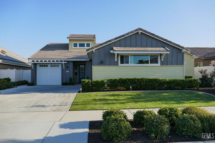 Property Photo: 14817 Bromshire Street CA 93311