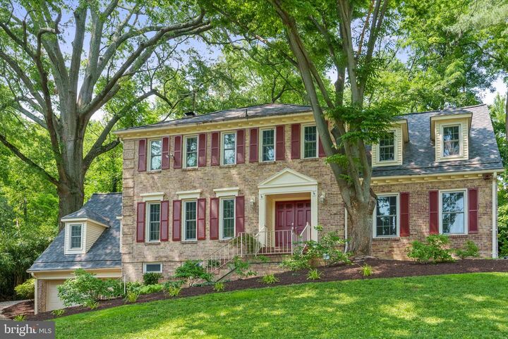 Property Photo:  2014 Mason Hill Drive  VA 22307 