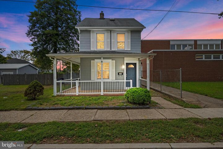 Property Photo:  309 W 5th Street  NJ 08065 