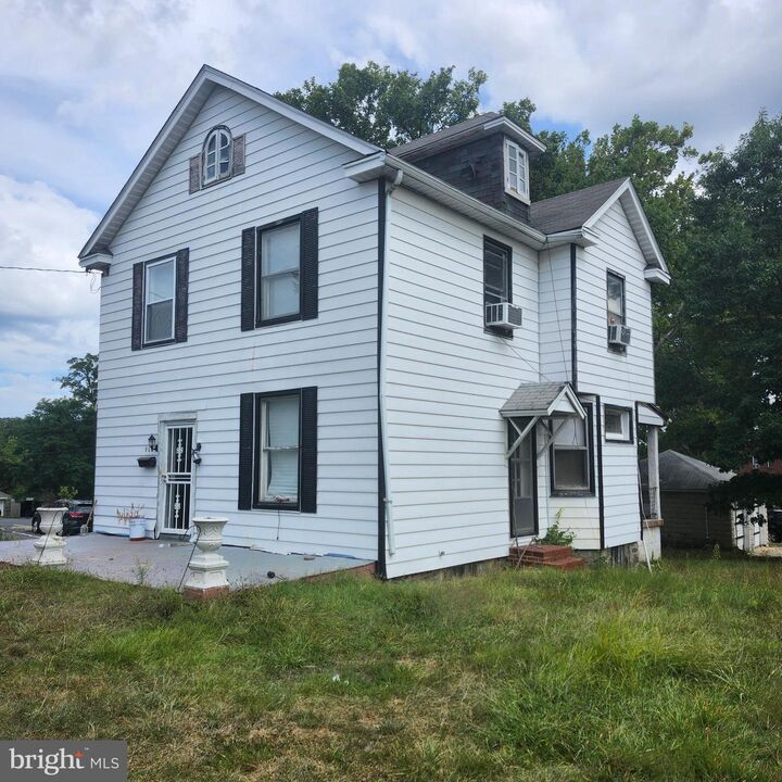 Property Photo:  905 Cooks Lane  MD 21229