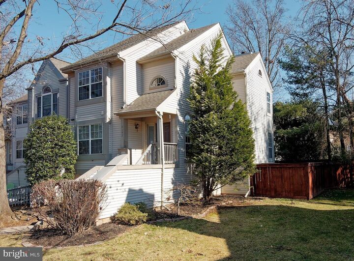 6145 Stonepath Circle  Centreville VA 20120 photo