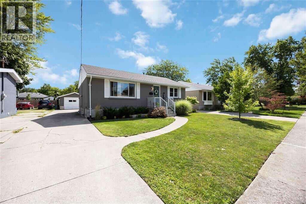 Property Photo: 38 Grey Crescent ON N7S 2S2