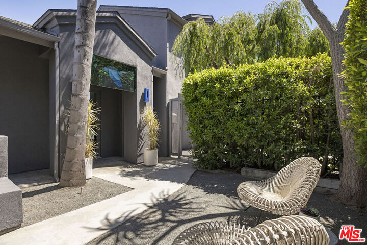 Property Photo: 2264 Moreno Dr CA 90039