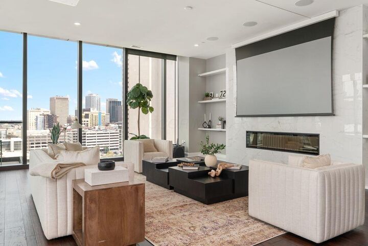 Property Photo:  250 W Spring Street  OH 43215 