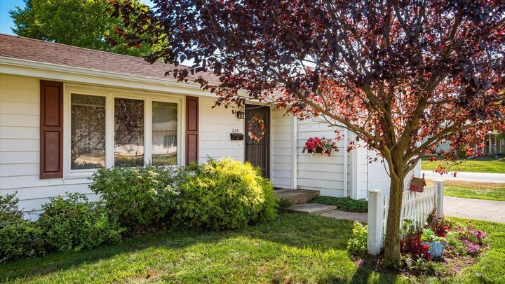 Property Photo:  235 Cynthia Street  OH 43056 