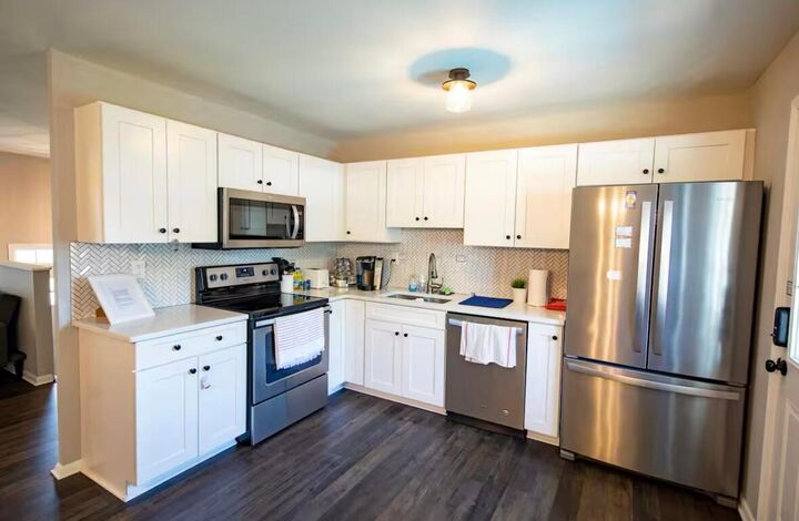 Property Photo:  221 Lincolnshire Road  OH 43230